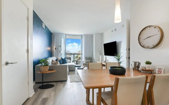 Maritime Retreat - Cozy Waterfront Stay