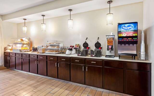 La Quinta Inn & Suites by Wyndham South Bend