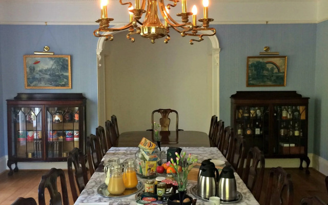 Walltree House