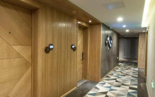 Tuyue Art Hotel（Sunshine 100 Wanda Plaza）