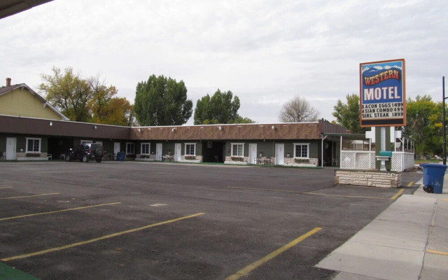 Western Motel Lovell