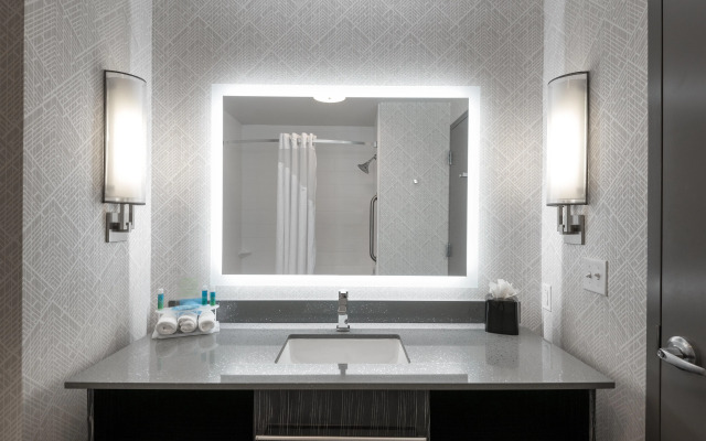 Holiday Inn Express & Suites : Charlotte Airport