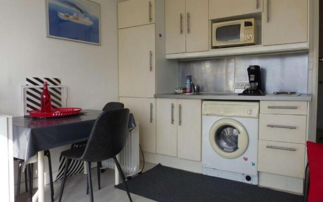 Appartement Le Lavandou, 1 pièce, 4 personnes - FR-1-308-83