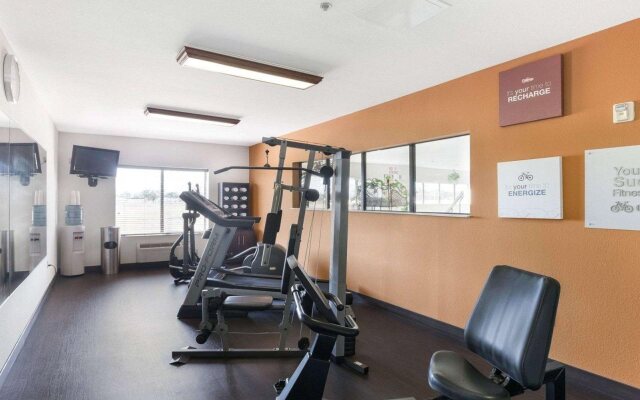 Comfort Suites Plainview