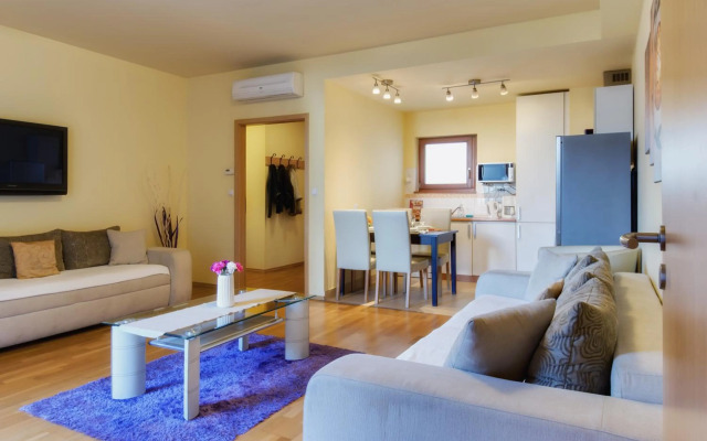 Trendy Deluxe Apartments
