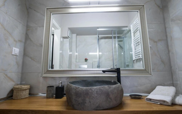 Rastoni Athens Suites nearAcropolis at Tsatsou Street