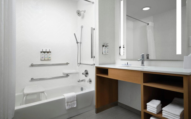 Holiday Inn Cincinnati Liberty Way by IHG