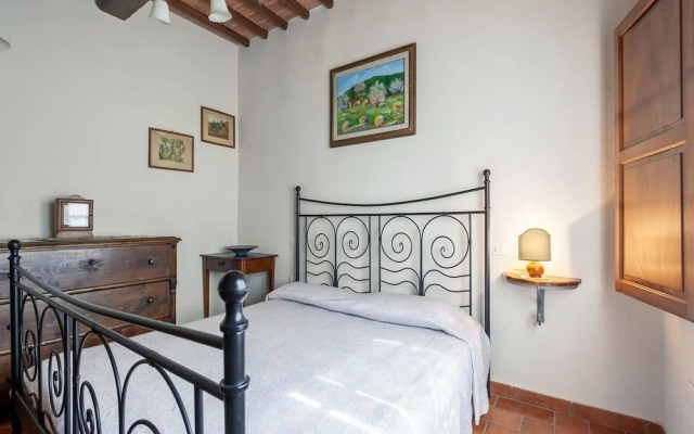 Belvilla by OYO Farmhous With Swimming Pool