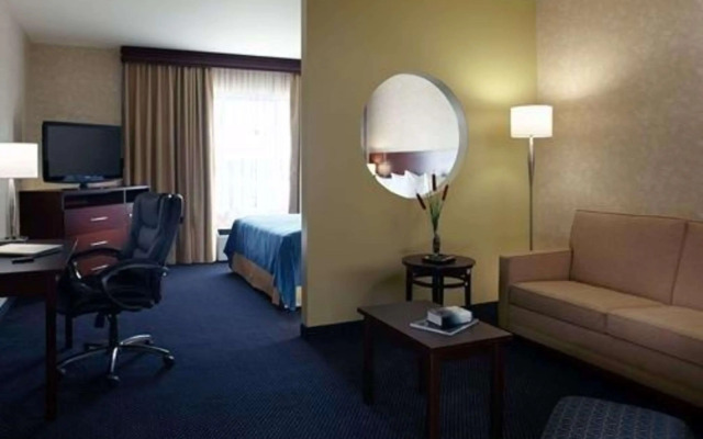 Quality Inn and Suites Brossard