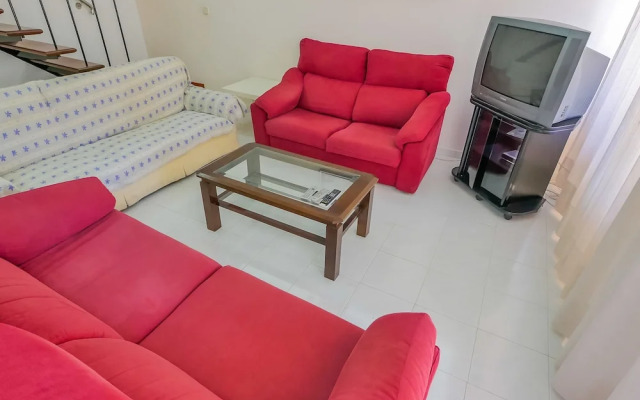 Ferran 32 in Roses With 4 Bedrooms and 2 Bathrooms