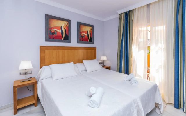 2 Habs Buena terraza con BBQ - WiFi, Piscina