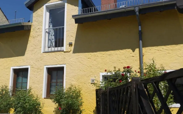 gelbeshaus1