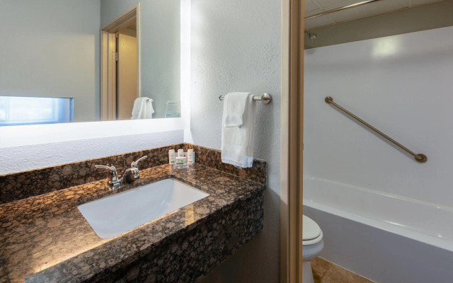 AmericInn by Wyndham Chippewa Falls