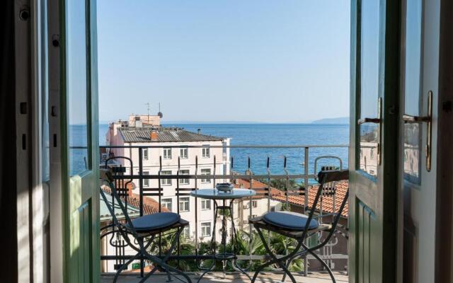 Luxury Peitho Residence