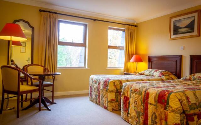 Lynhams Hotel