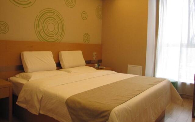 GreenTree Inn Taiyuan Wanbailin District West Bua Station Express Hotel