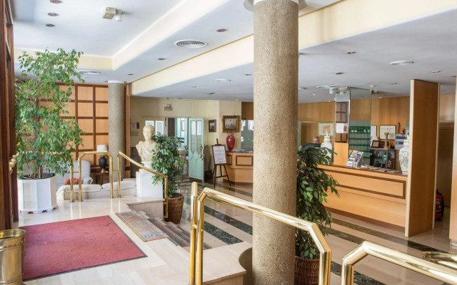 Tibur Hotel