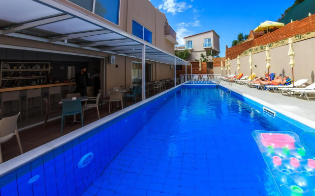 Porto Planos Beach Hotel