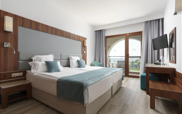 Alua Helios Bay - All Inclusive