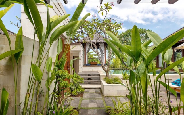 Sunset View Beachfront 2 Br Villa in Seminyak