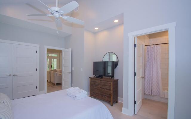 Charming 2 Bed 2 Bath Home Near Ocean Creek Golf Course