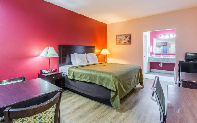 Quality Inn & Suites Bridge City/Orange