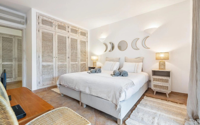 Villa Dome by OCvillas