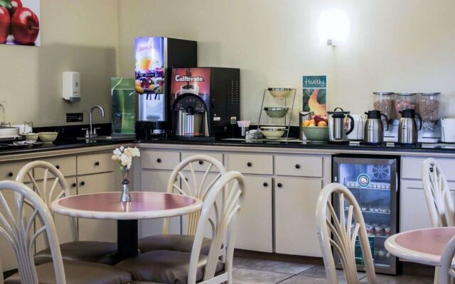 Quality Inn & Suites St Augustine Beach Area