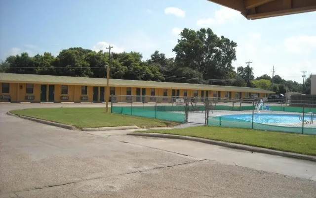Tropicana Motel