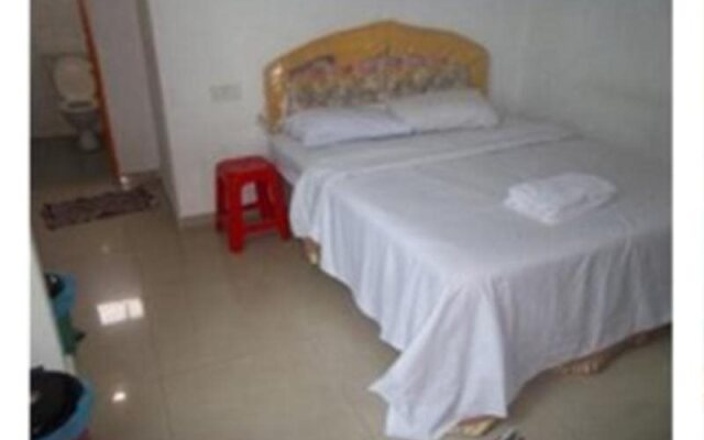 OYO 90494 Sam Huat Hotel