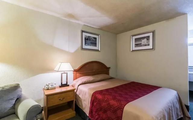 Eco Inn Suites by Hotel O Baytown