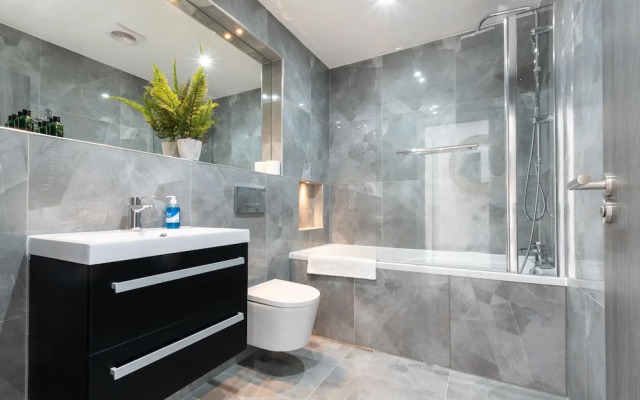 Luxurious 1 Bed Apartment - Free Wifi and Parking