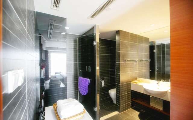 Love Holiday Inn apartment