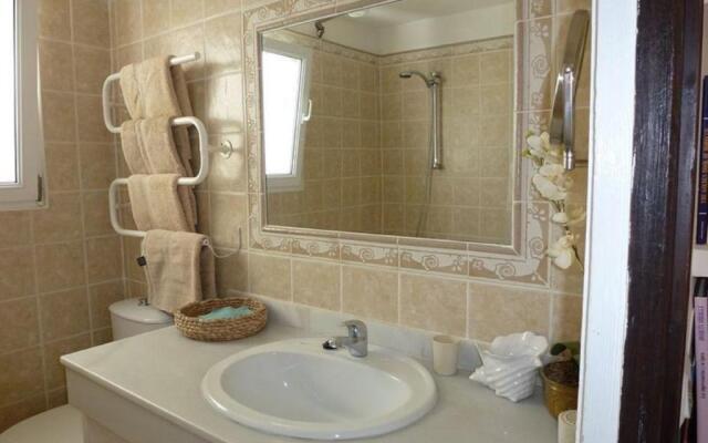 Estepona Frontline Beach Homely 3 bedrooms duplex with amazing views