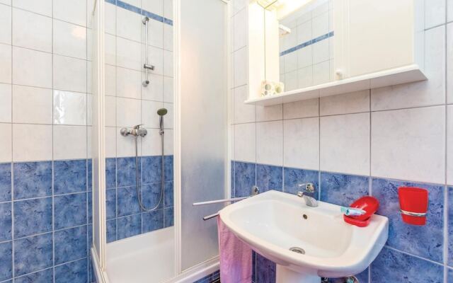 Beautiful Home in Barbat-rab With Wifi and 2 Bedrooms