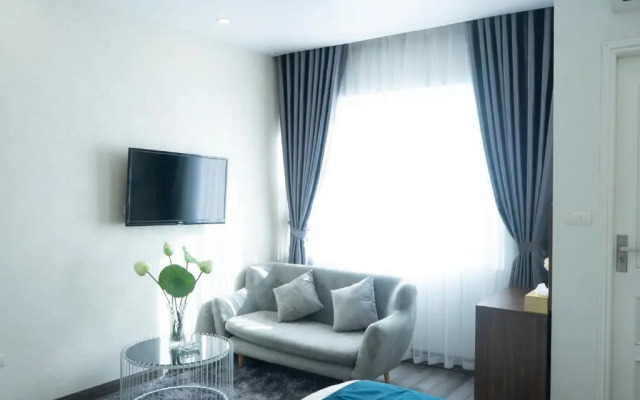 Sen Hotel My Dinh Song Da
