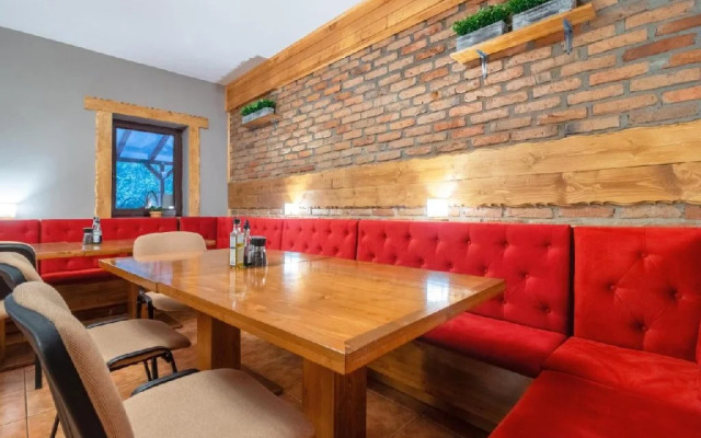 . Hotel Craiul Crailor