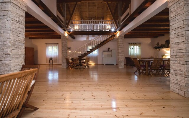 Amazing Home in Lozovac with Hot Tub, WiFi & 4 Bedrooms