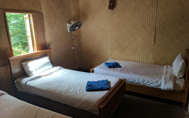 The Lazy Bar And Guesthouse – Guest Rooms – Ao Nang