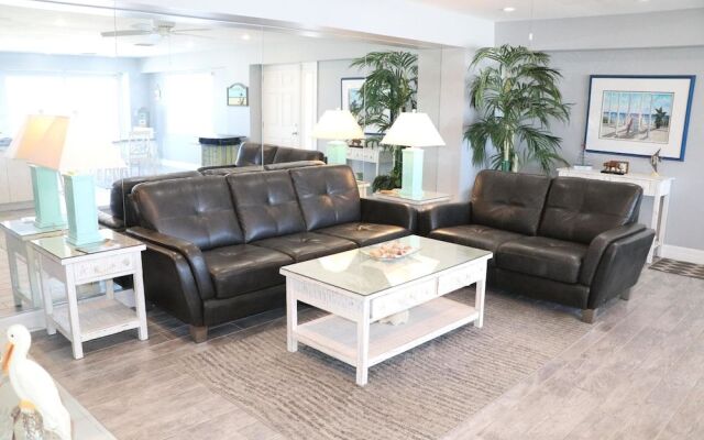 Jamaica Royale 806 - 2 Br Condo