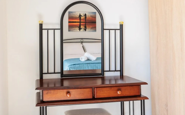 Serenity and Views - Beachside Escape