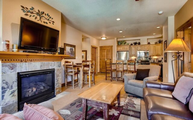 Premier 2 Bedroom Mountain View Condo Located in Historic Downtown Breckenridge Walking Distance to Peak 9