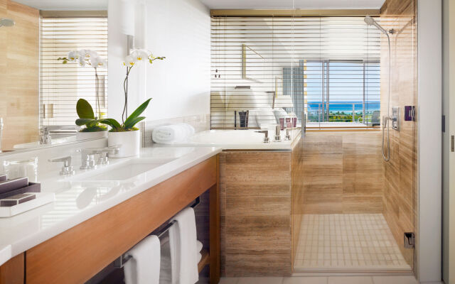 The Ritz-Carlton Residences, Waikiki Beach