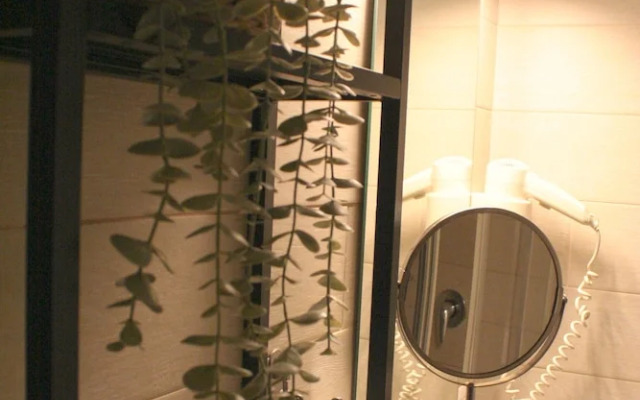 H22 Hotel