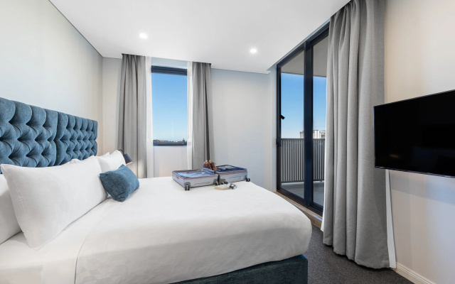 Meriton Suites Sydney Airport – Guest Rooms – Sydney