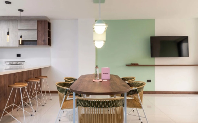 w Stunning 3BR With Terrace in Laureles