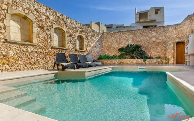 Grand Gozo Farmhouse With Games Room Pool