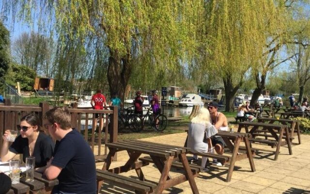 The Grove Ferry Inn
