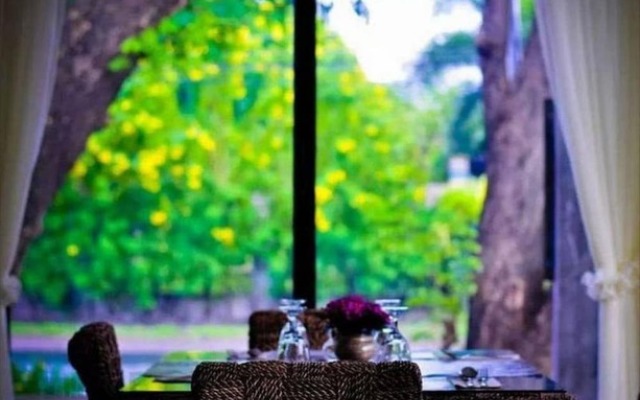 Farmhouse Hotel & Cafe