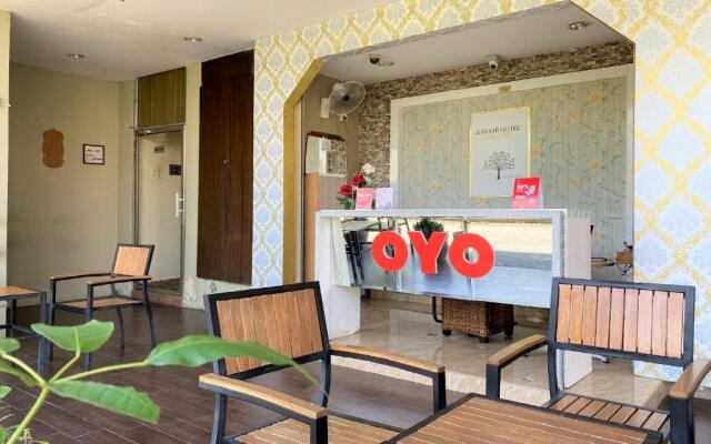 OYO 90159 Zahaar Hotel